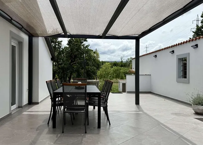 Mani Апартаменты *